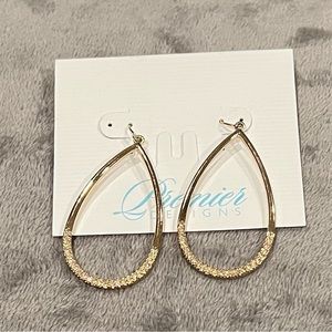 NWT Premier Design -Zoey, gold tone earring with rhinestones
